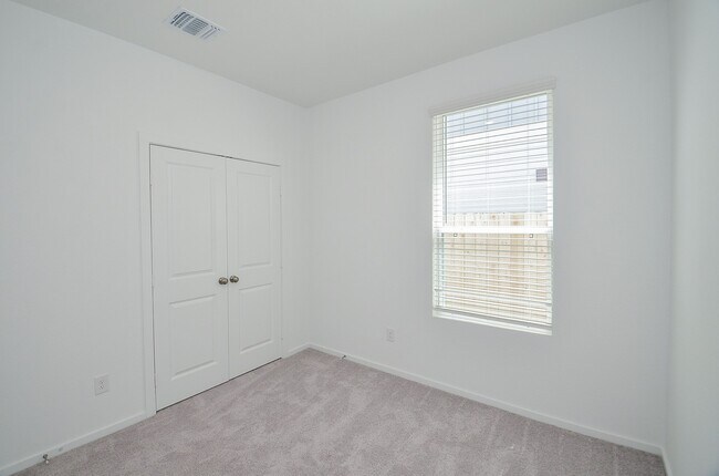 Building Photo - 23014 Deanston Dr