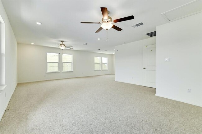 Building Photo - 19005 Fernando Trl