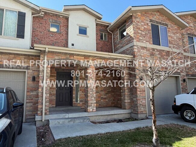 Building Photo - 656 E Nikita Cv