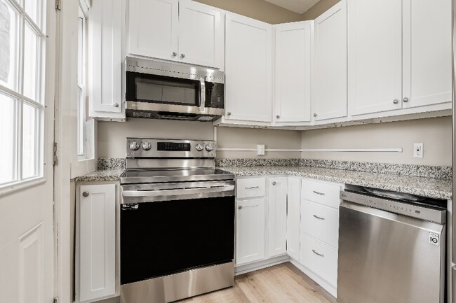 Building Photo - 163 Martin Ave