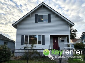 Building Photo - Gorgeous Craftsman 4Bed/2Bath Tacoma home!