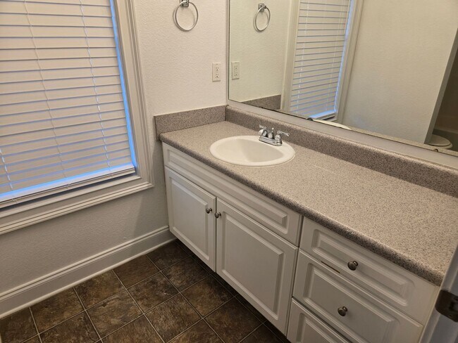 Building Photo - Eagles Landing 4 Bedroom/4 Bath condo Available for Fall 2026!!