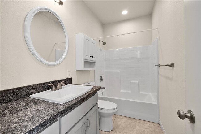 Building Photo - 56923 Ivanhoe Dr