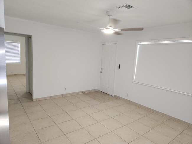 Building Photo - 210 NW 13th Ave