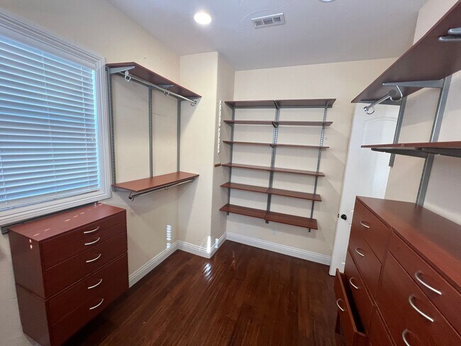 Building Photo - Extremely rare Fair Oaks Ranch executive r...