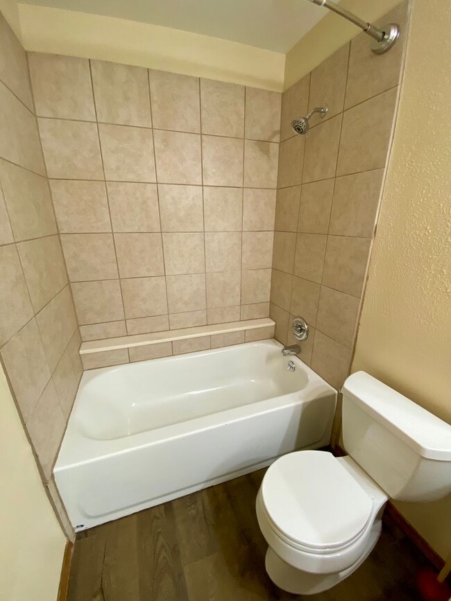 Building Photo - Unbeatable Price for 2 bed in 80916!  Secu...