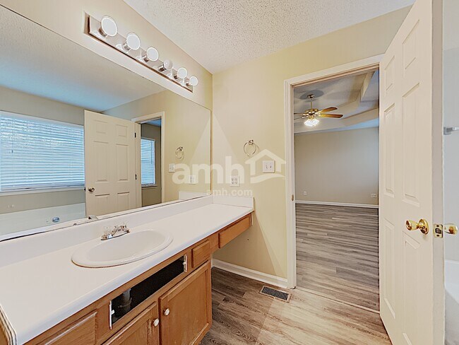 Building Photo - 7745 Poppy Dr