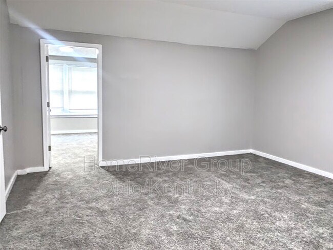Building Photo - 315 S 41st St
