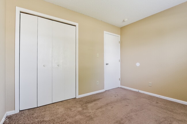 Building Photo - 2736 Woodfield Blvd