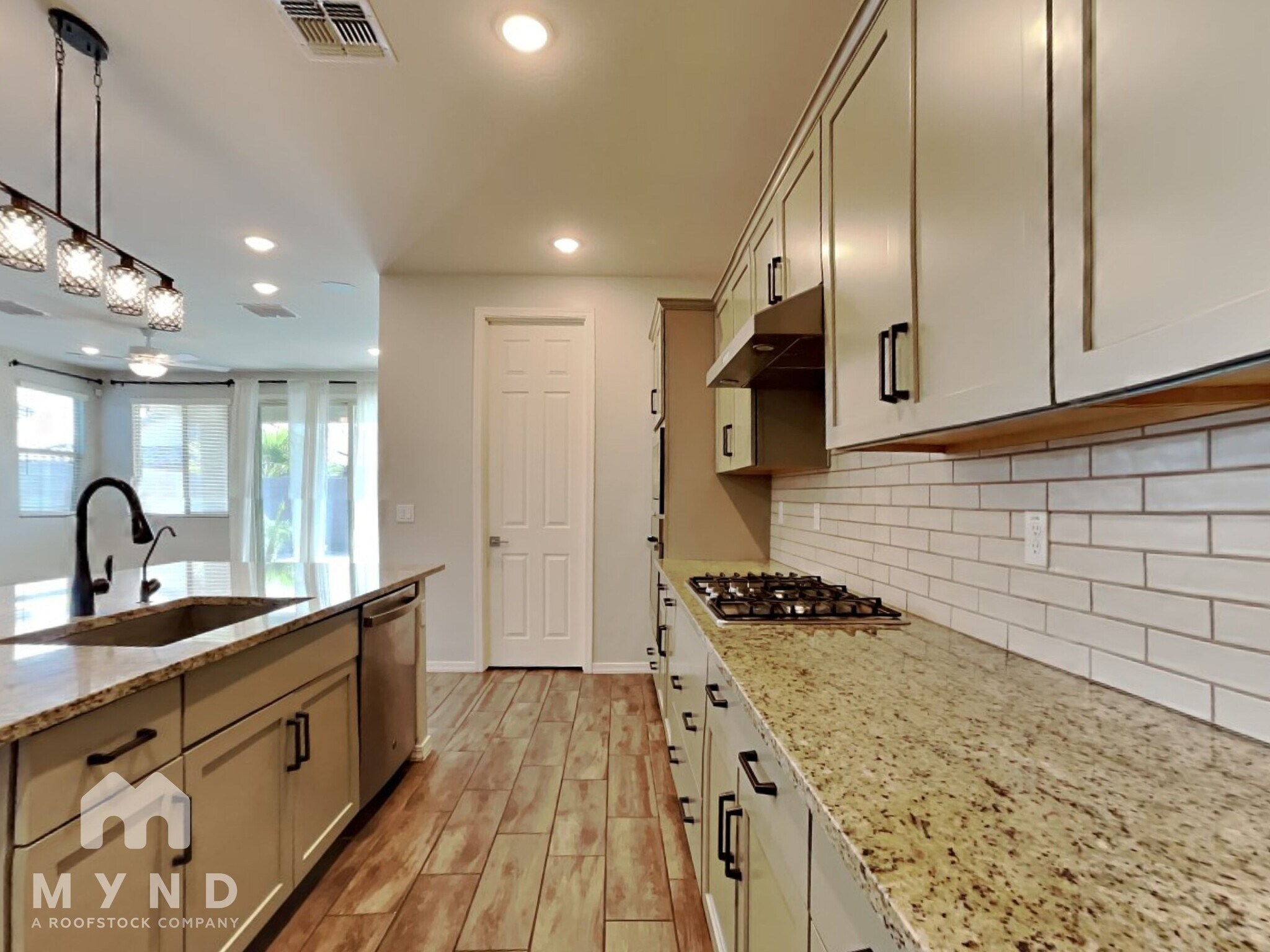 Building Photo - 15093 W Latham St