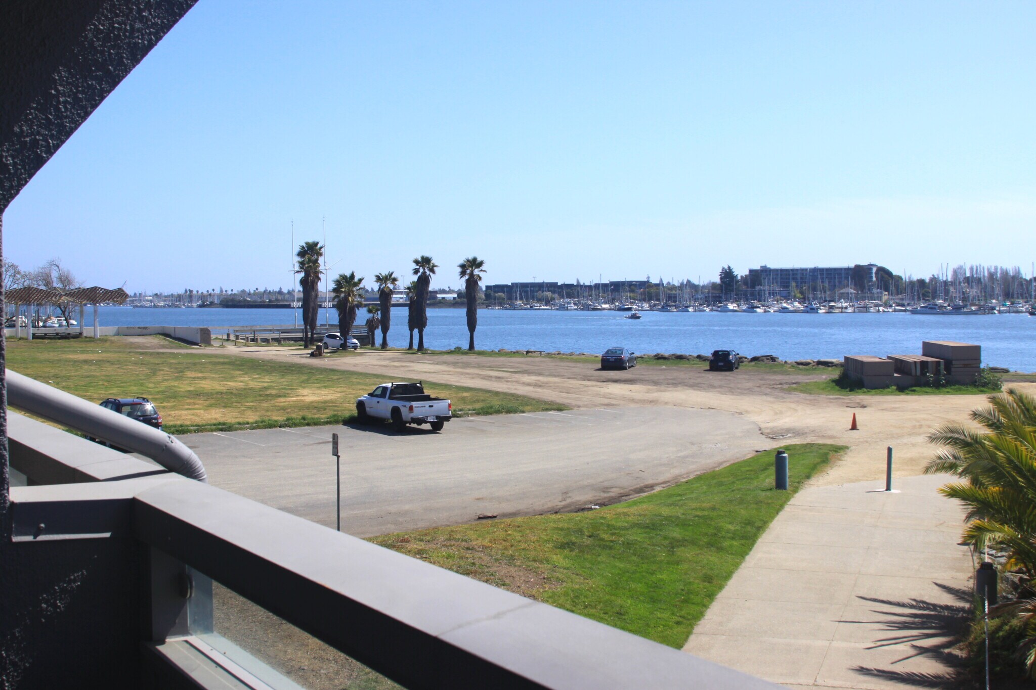 Building Photo - 1 Embarcadero W