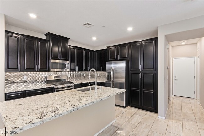 Building Photo - 4 Lomita Heights Dr