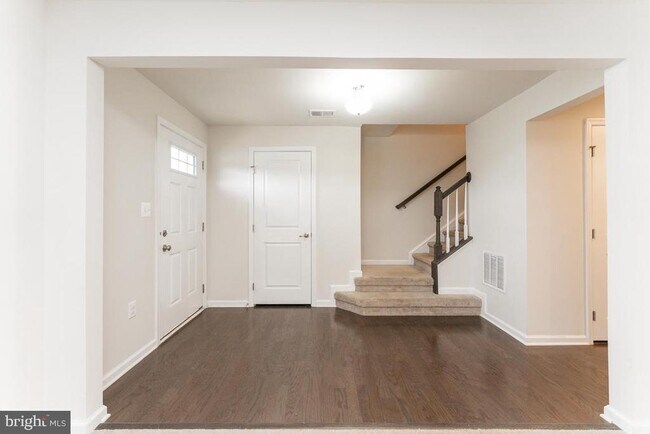 Building Photo - 9907 Cedarmass Cir