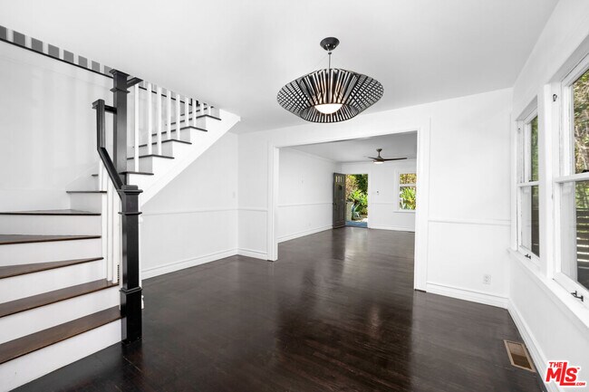 Building Photo - 9014 Harratt St