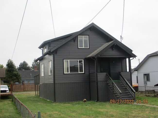 Building Photo - 1415 W Second St