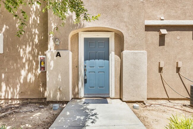 Building Photo - 25892 Iris Ave