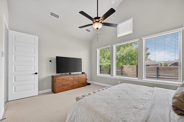 Building Photo - 624 Treaty Oak Dr