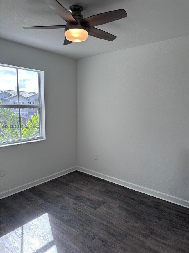 Building Photo - 2671 SE 10th St