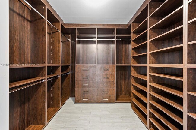 Building Photo - 1100 Biscayne Blvd