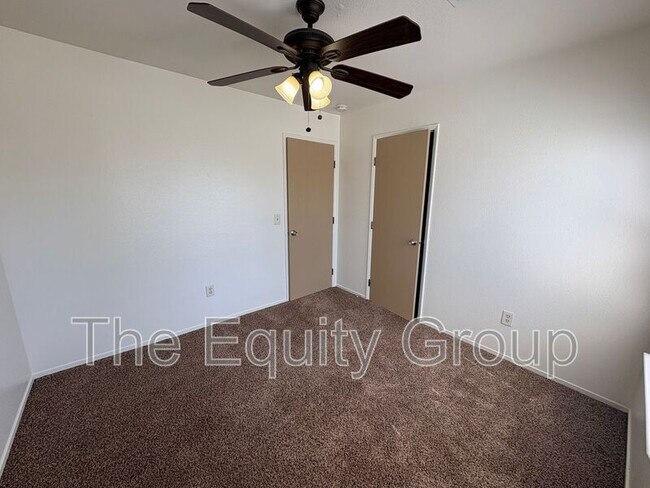 Building Photo - 2210 W Buena Vista Ave