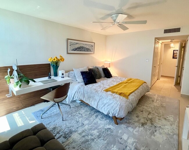 Building Photo - 5510 N Ocean Dr