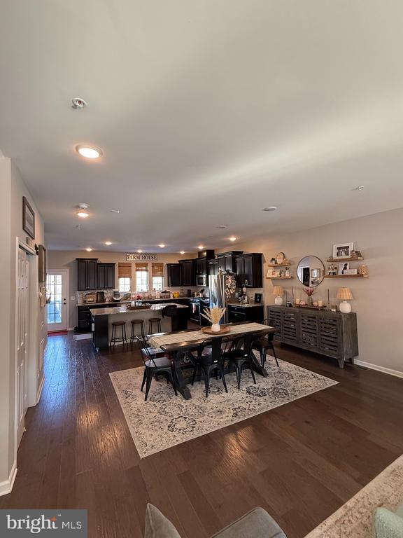 Building Photo - 31 Par Ln