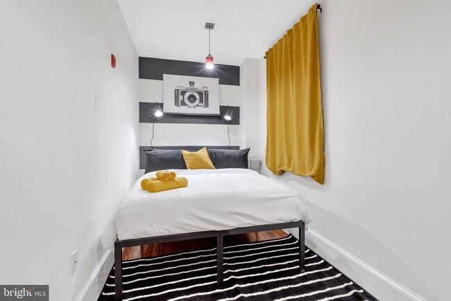 Building Photo - 2134 Locust St