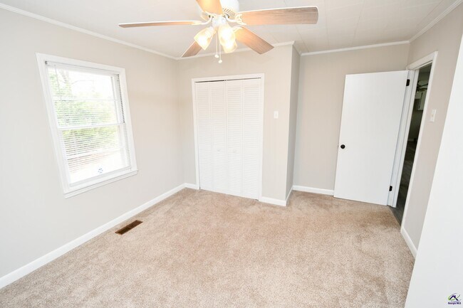 Building Photo - 461 SR 96