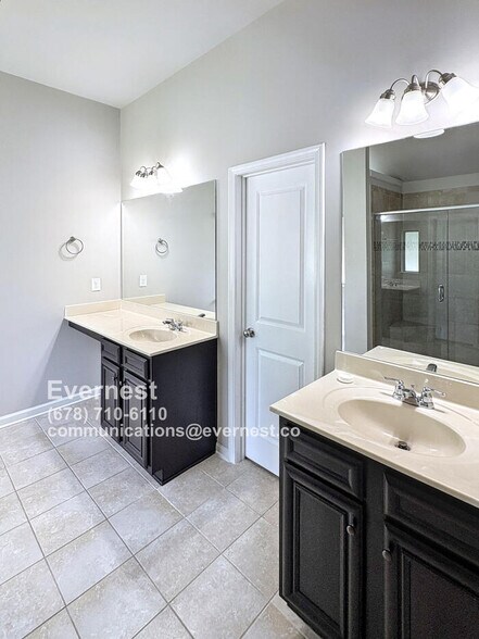 Building Photo - 144 Charolais Dr