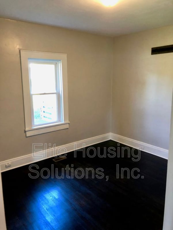 Building Photo - 4672 W Lee Hwy