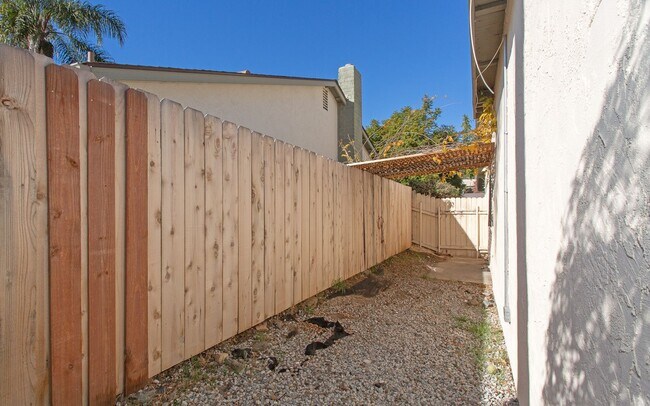 Building Photo - Wonderful 4 bedroom home in San Marcos!