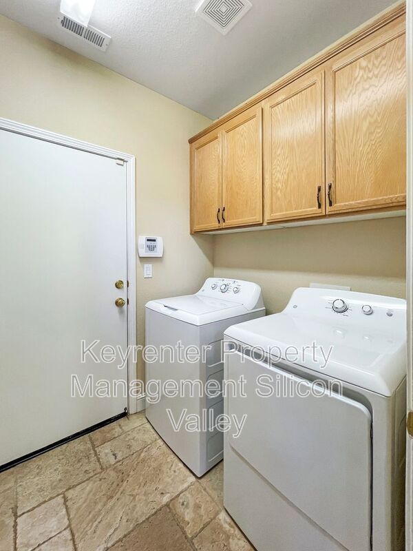 Building Photo - 3825 Venus Ct