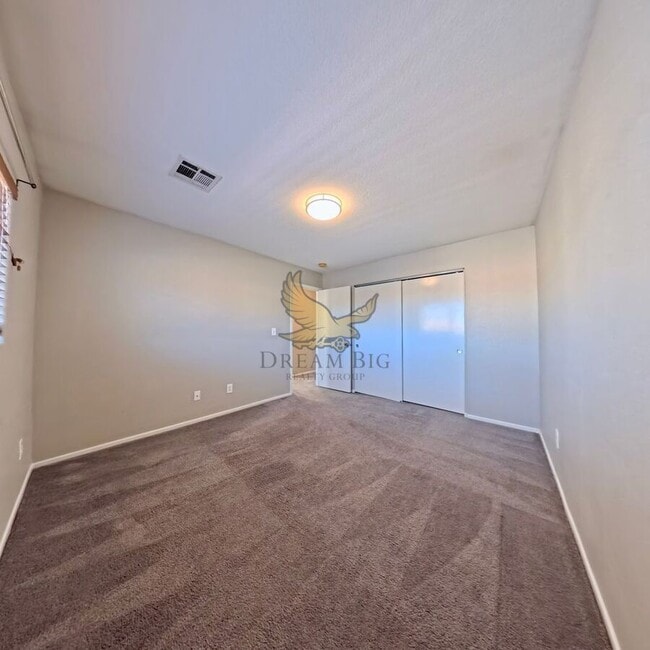 Building Photo - 548 Haunts Walk Ave