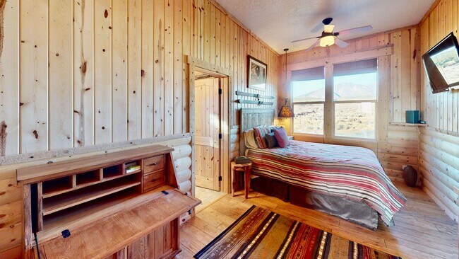 Building Photo - Beautiful Home on 10 Private Acres