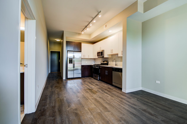 Floorplan - 851 West