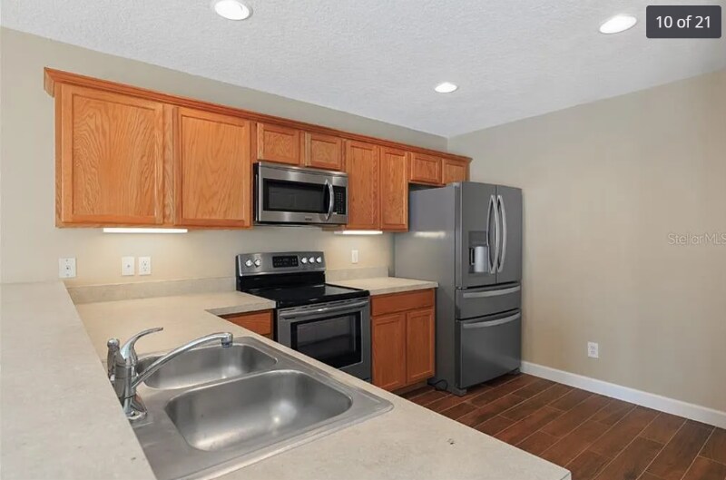 Building Photo - 553 Cresting Oak Cir