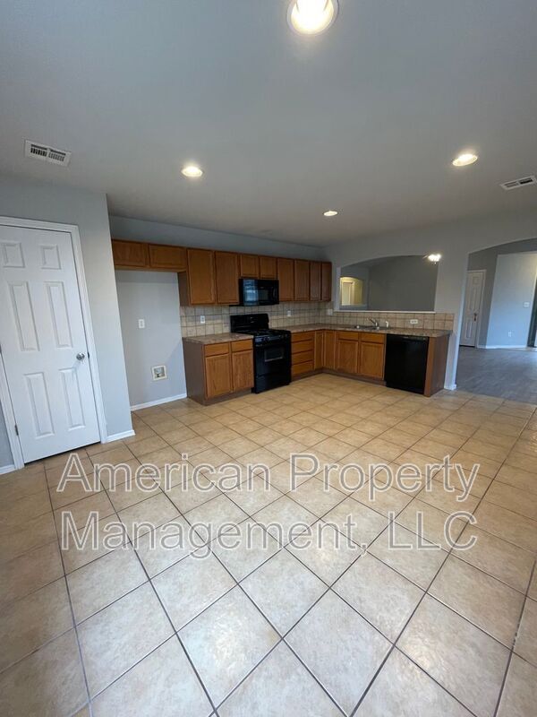 Building Photo - 11108 N 143rd E Ave