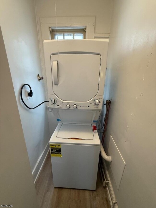 Building Photo - 49 Monticello Ave