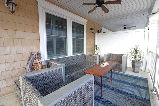 Building Photo - 9505 Monmouth Ave