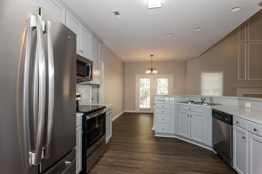 Building Photo - 10421 Henbane Ct