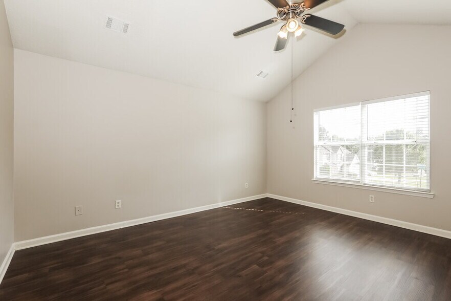 Building Photo - 504 Wyntuck Dr