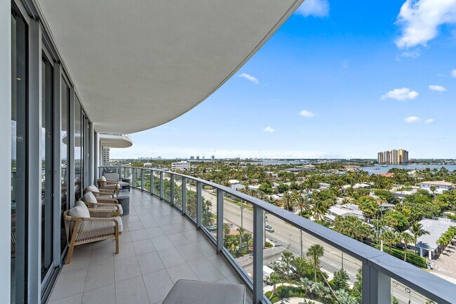 Building Photo - 3100 N Ocean Dr