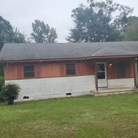 Building Photo - 116 N Elm St