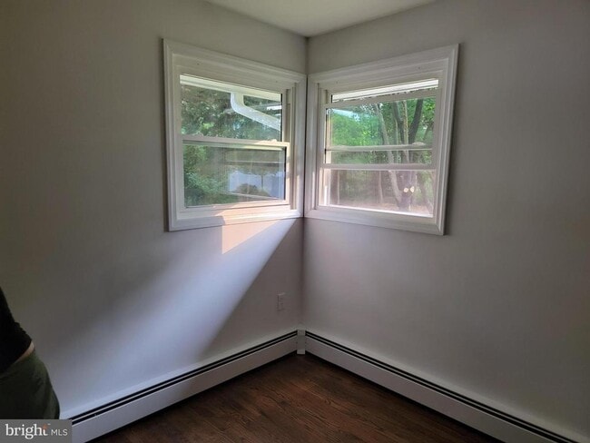 Building Photo - 1639 Perkins Ln