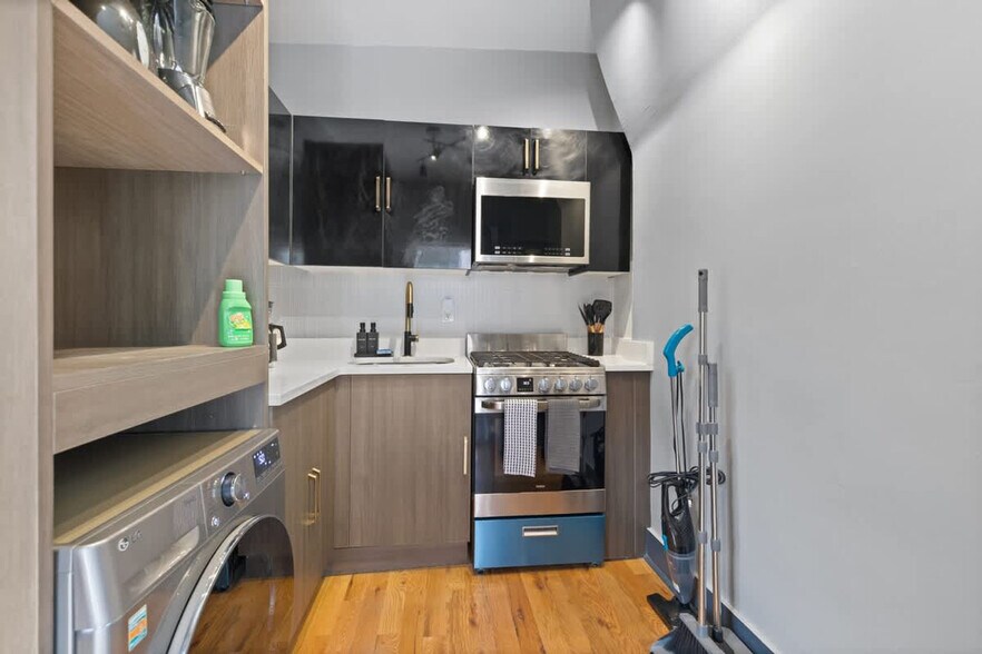 Building Photo - 340 Palisade Ave