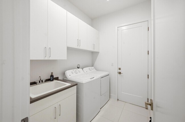 Building Photo - 13128 Feathering Wy