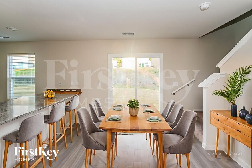 Building Photo - 5024 Wolfridge Ave