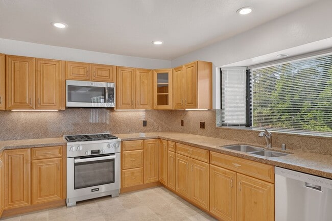 Building Photo - 79 Del Mesa Carmel