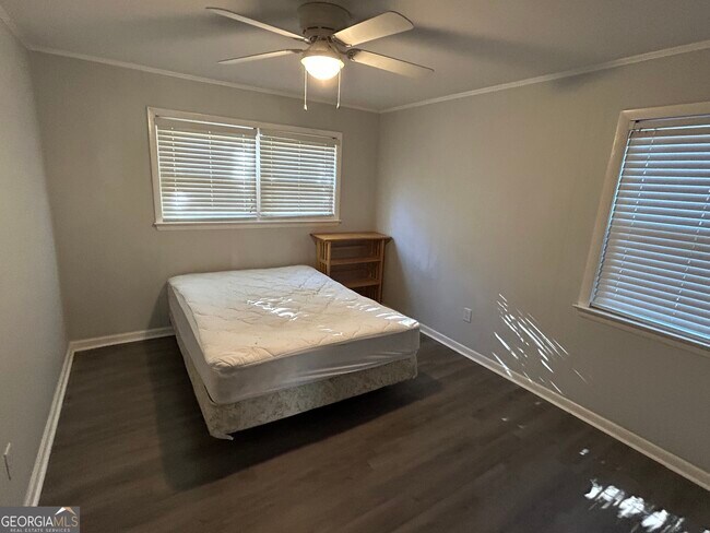 Building Photo - 116 Colonial Dr