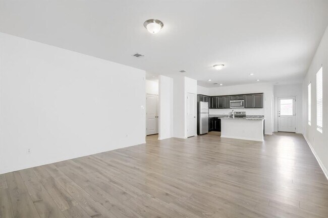 Building Photo - 329 Flower Smith Ln
